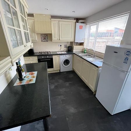 Hindley Cheerful 2 Bedroom House מראה חיצוני תמונה